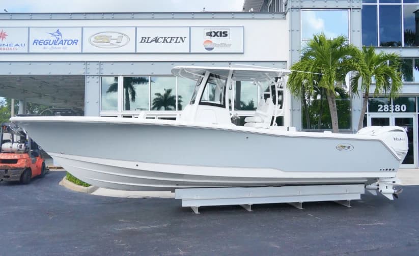 2027 SEA HUNT GAMEFISH 30FS