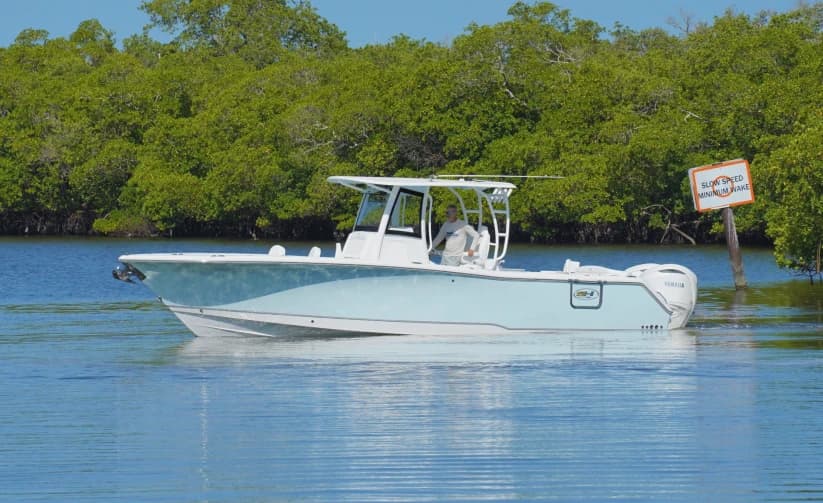 Sea Hunt ULTRA 305SE